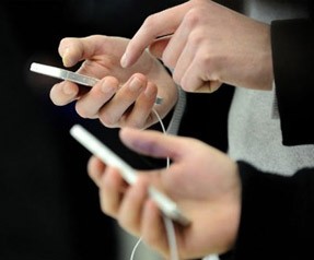 Cep telefonları sabit telefonları bitiriyor