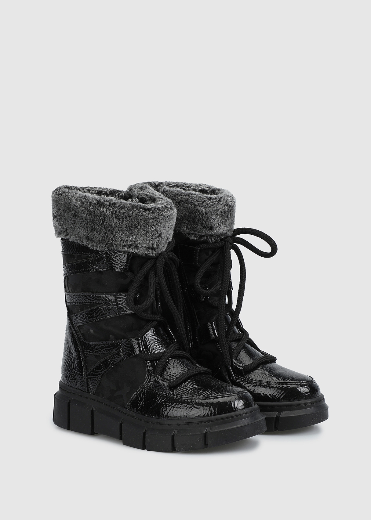 Adım Adım Tarz Ayakkabı Dünyası İle Her Yürüyüşte Fark Yarat!